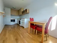 Недвижимость Квартира, 1 комната Поле, Слапе: 1