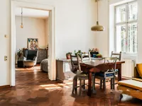 Недвижимость Трехкомнатная квартира в центре: 1