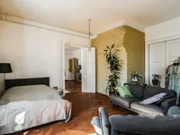 Недвижимость Трехкомнатная квартира в центре: 4