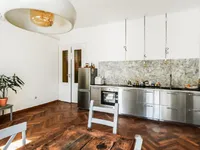 Недвижимость Трехкомнатная квартира в центре: 11