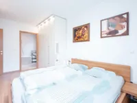 Недвижимость Четырехкомнатная квартира : 12