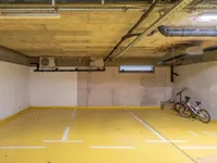 Недвижимость Четырехкомнатная квартира : 15