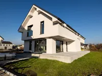 Недвижимость Дом, Чрна вас: 7