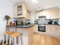 Недвижимость Temple Street: 10