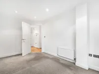 Недвижимость Scriven Street: 7