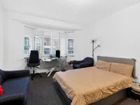 Недвижимость Barons Court Road: 16