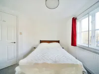 Недвижимость Mile End Road: 14