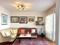 Недвижимость Трехкомнатная квартира, Центр: 1