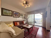 Недвижимость Трехкомнатная квартира, Центр: 2