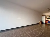 Недвижимость Трехкомнатная квартира, Центр: 23