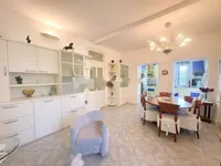 Недвижимость Трёхкомнатная квартира, Опатия: 1