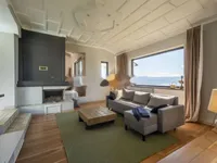 Недвижимость Семейный дом 330 м², Запад: 1