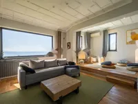 Недвижимость Семейный дом 330 м², Запад: 2