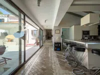 Недвижимость Семейный дом 330 м², Запад: 7