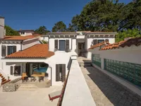 Недвижимость Семейный дом 330 м², Запад: 17