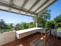 Недвижимость Семейный дом 330 м², Запад: 24