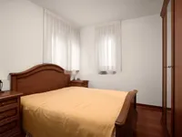 Недвижимость Трехкомнатная квартира в Центре: 11