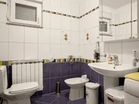 Недвижимость Трехкомнатная квартира в Центре: 13