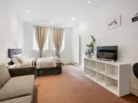 Недвижимость Bernhard Baron House, Henriques Street: 9