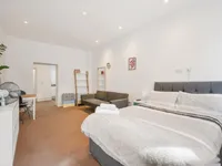 Недвижимость Bernhard Baron House, Henriques Street: 11