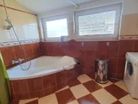 Недвижимость Двухэтажный дом с садом: 25