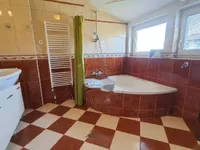 Недвижимость Двухэтажный дом с садом: 26