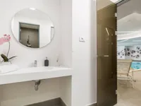 Недвижимость Двухкомнатная квартира в Центре: 4