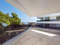 Недвижимость Трёхкомнатная квартира в центре: 1