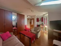 Недвижимость Двухкомнатная квартира в центре: 4