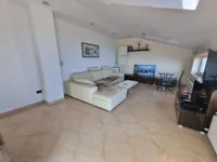 Недвижимость Дом в Изоле: 28