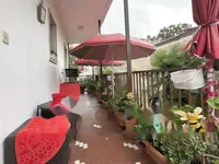 Недвижимость Трехкомнатная квартира, Центр: 1