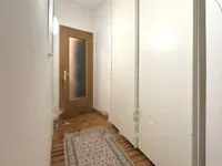 Недвижимость Трехкомнатная квартира, Центр: 9