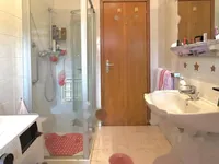 Недвижимость Трехкомнатная квартира, Центр: 17