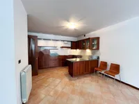 Недвижимость Двухкомнатная квартира в центре: 3