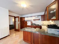 Недвижимость Двухкомнатная квартира в центре: 4