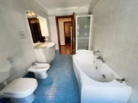 Недвижимость Двухкомнатная квартира в центре: 13