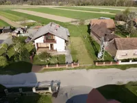 Недвижимость Дом с террасой, Кот: 19