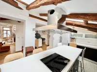 Недвижимость Трехкомнатная квартира Центр: 10