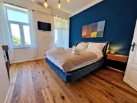 Недвижимость Четырехкомнатная квартира, Центр: 9