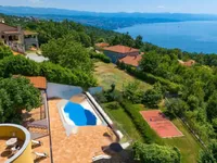 Недвижимость Дом в Вепринац, Опатия: 44