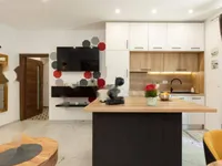 Недвижимость Двухкомнатная квартира в центре: 9