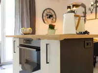 Недвижимость Двухкомнатная квартира в центре: 11