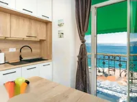 Недвижимость Двухкомнатная квартира в центре: 13