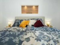 Недвижимость Двухкомнатная квартира в центре: 20