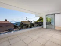 Недвижимость Трехкомнатная квартира, Центр: 3