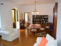 Недвижимость Трехкомнатная квартира, центр: 3