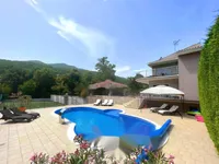 Недвижимость Новый дом в Побрях 749 м²: 2