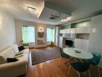 Недвижимость Двухкомнатная квартира, Центр: 1