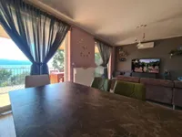 Недвижимость Четырехкомнатная квартира Центр: 3