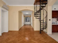 Недвижимость Квартира Второй Этаж, Центр: 1